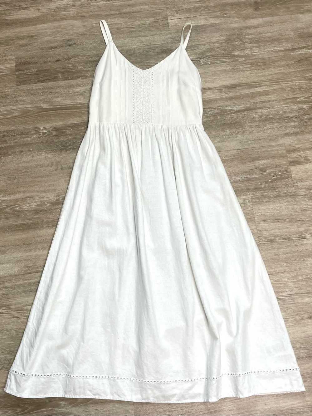 Old Navy White Cami Midi Sundress Linen Blend Eyelet Spaghetti Strap Smocked M